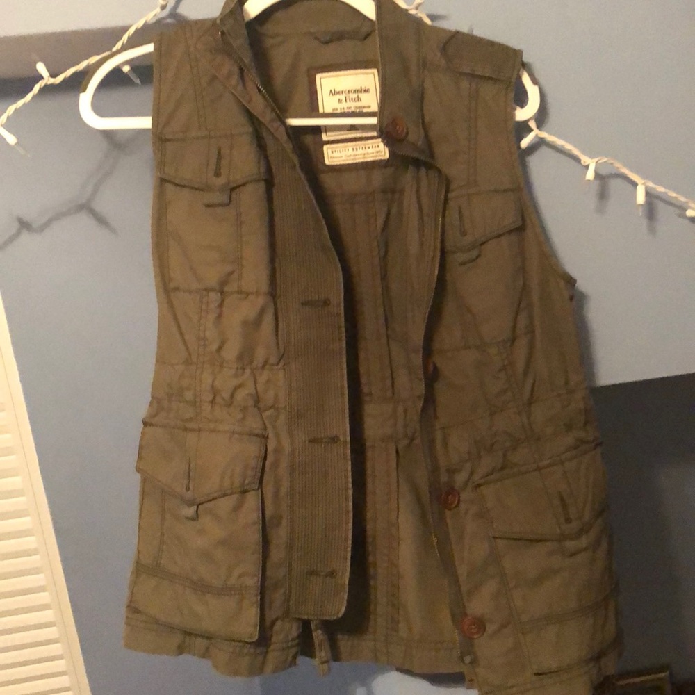 Army green Abercrombie and Fitch vest